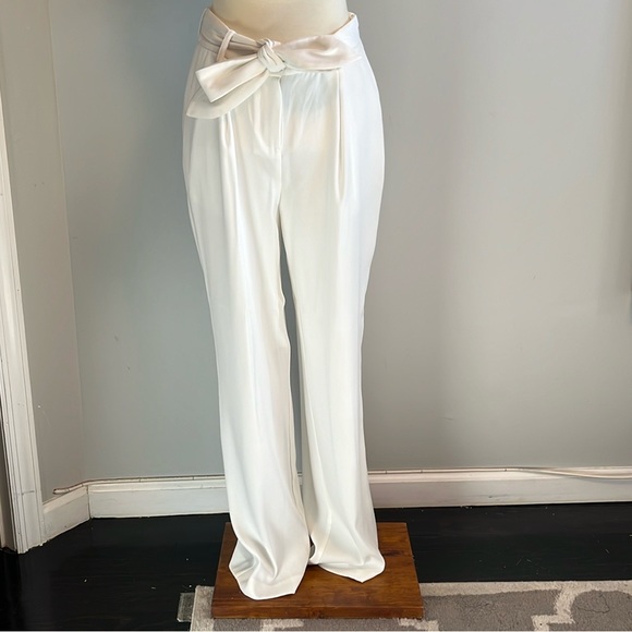 NWT — BIEGE & COCO — White Straight Legged Pant w/ adjustable belt - Picture 5 of 6